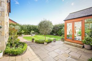 Photo 25- click for photo gallery